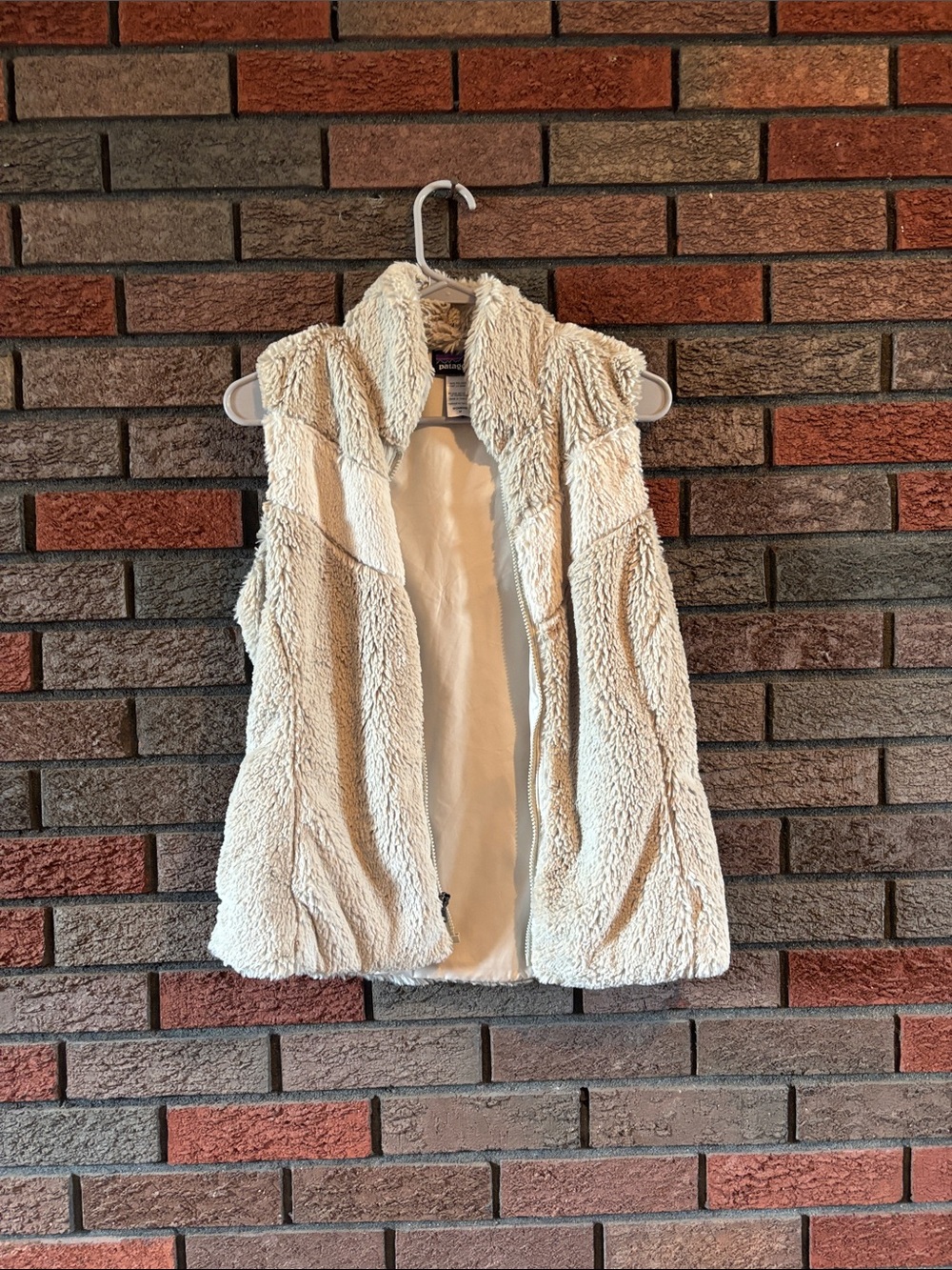 Patagonia Cream Sherpa Fleece Vest - Women’s Sleeveless Layer